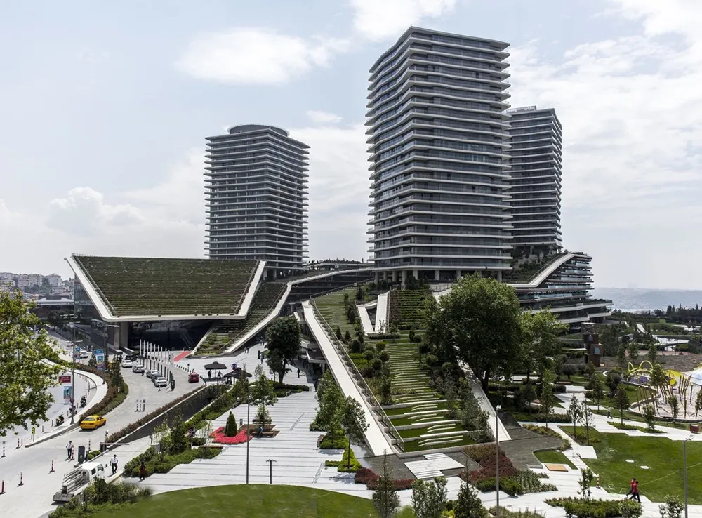 مجمّع Zorlu Center الحديث في إسطنبول، تركيا